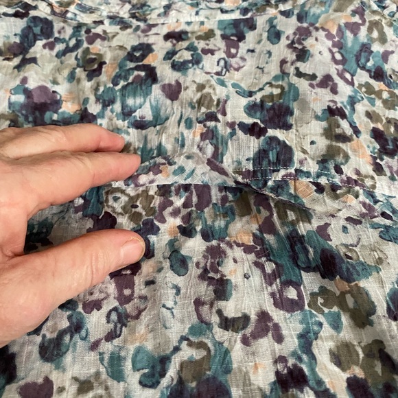 2OH Threads Tie V Neck button up ruffle accent Size L Purple Gray blouse - Picture 9 of 9